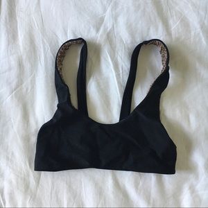 Acacia kanaio tops in storm